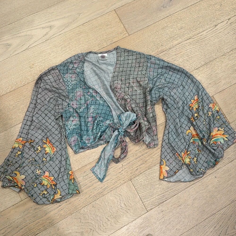 Silk crop bohemian tie front blouse bell sleeves S/M